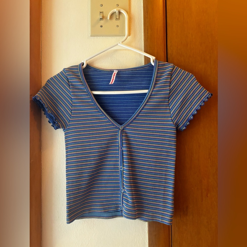 Bella seamless small, blue, strip form fitting top. Super cute ♥️♥️